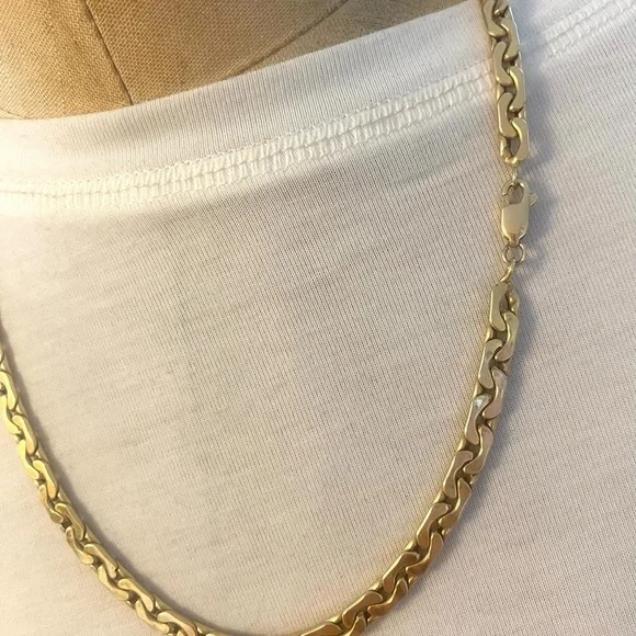 14kt gold c link chain and 14kt “S” initial pendant - Picture 8 of 10